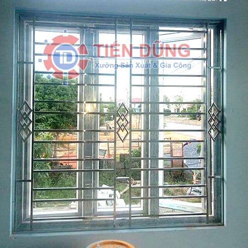 Mẫu khung bảo vệ cửa sổ inox mẫu 5