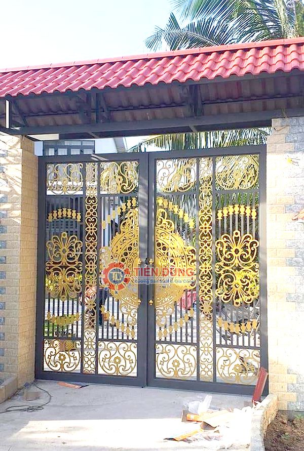 cửa cổng sắt mỹ nghệ tphcm