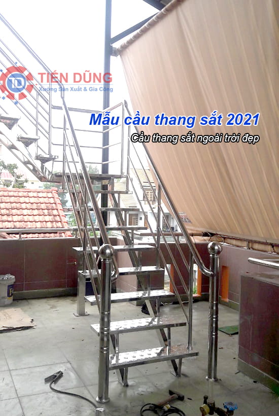 Mẫu cầu thang sắt đẹp năm 2021